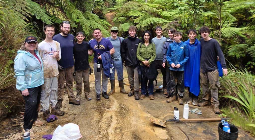 Cathedral School from California, planting Pisonia horneae in the Sierra de Cayey.